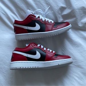 New w/o box Jordan 1 Low “Chicago flip” women’s size 7 red/black shoes